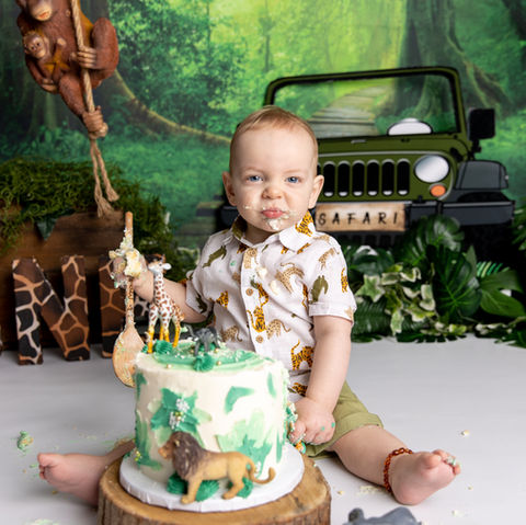 Cake smash and splash photoshoot in Kent