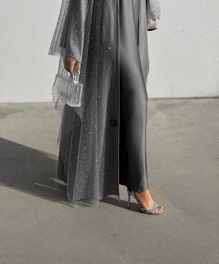 Thumbnail: Sparkling dimond Abaya