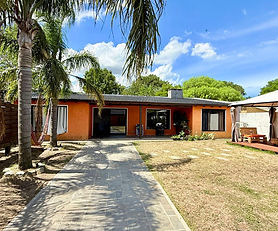 Casa En Venta En Lomas De Solymar 4 Dormitorios 2 Baños Gran Barbacoa