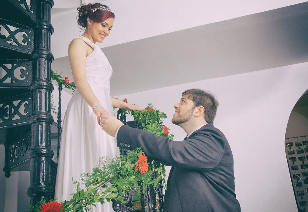 Casal escadas