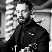 Metropolitan Players Vocalist Singer Guitar