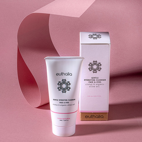 Cleanser for eyes face sensitive skin