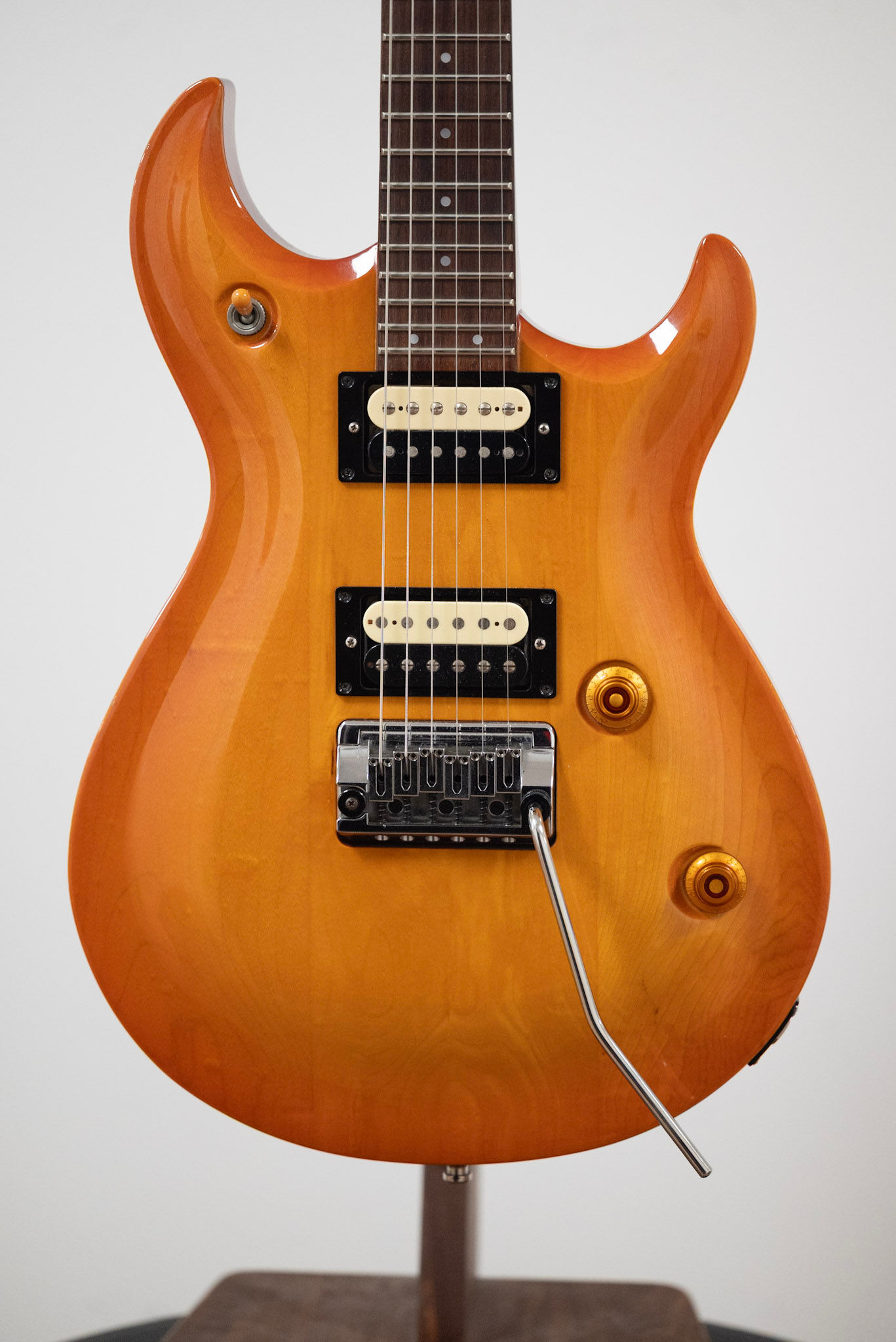 1988 Yamaha Japan YSG T2 in Honeyburst