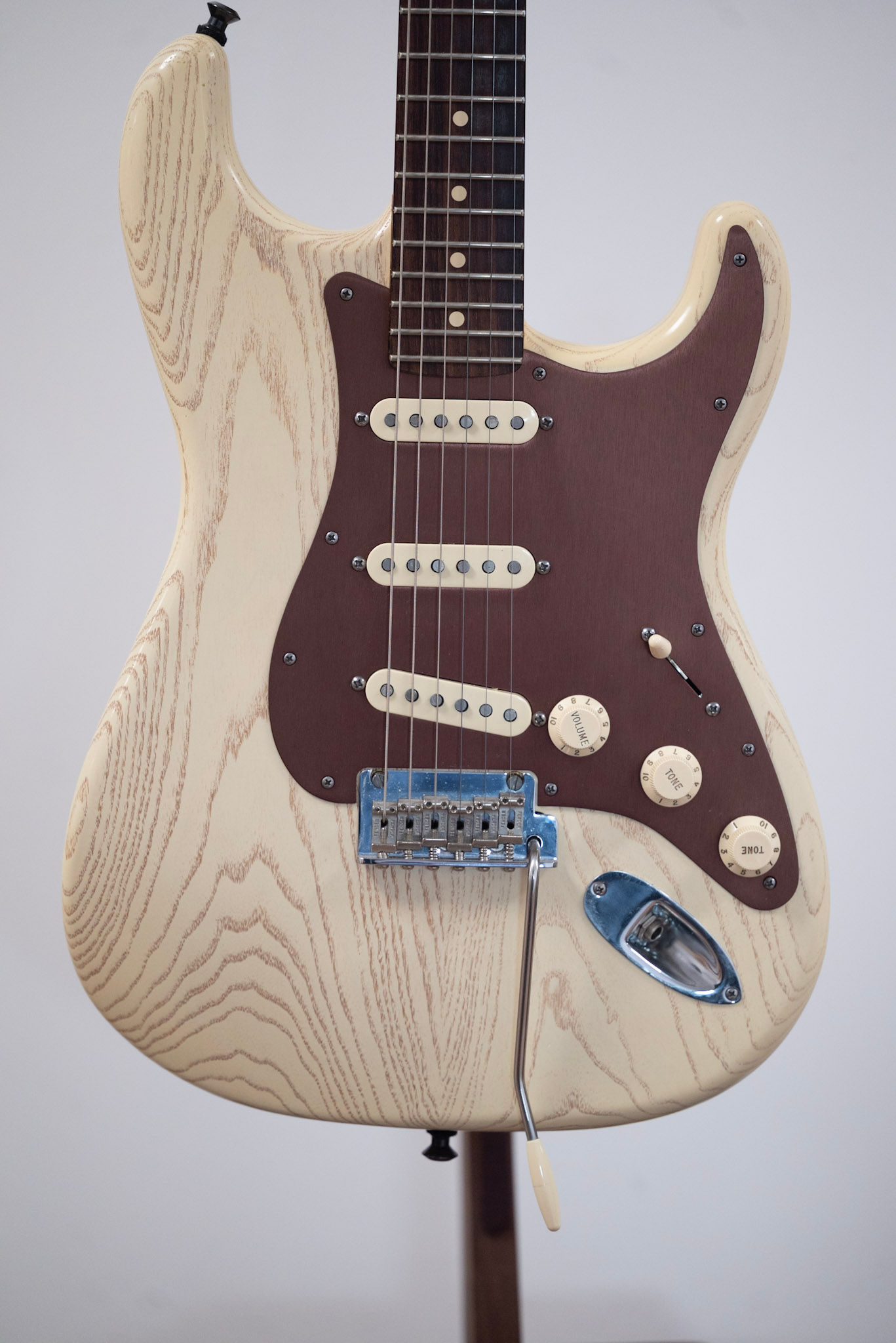 2013 Fender FSR American Standard Rustic Ash Stratocaster Olympic White