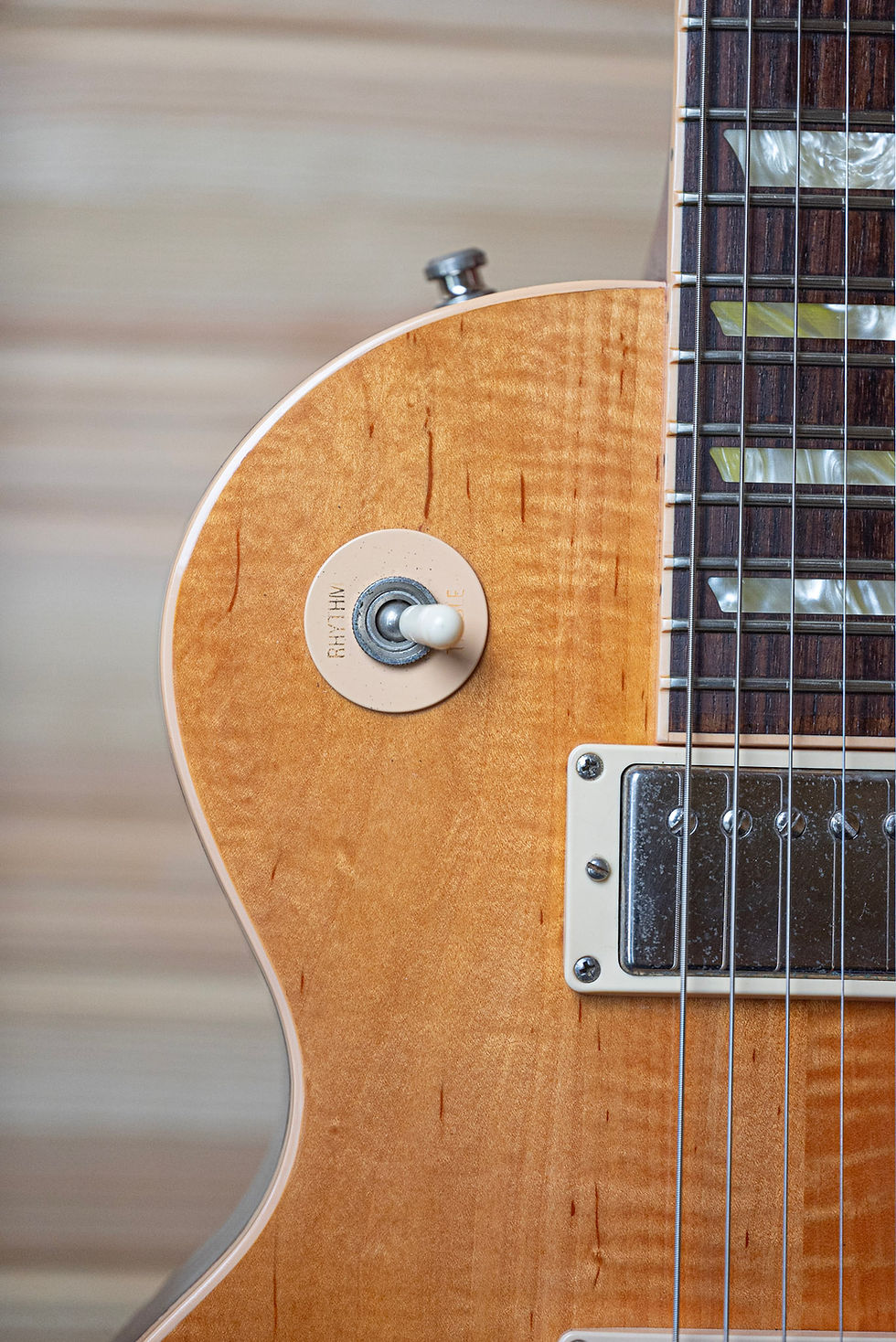 Thumbnail: 2005 Gibson USA Les Paul Standard Flamed Natural