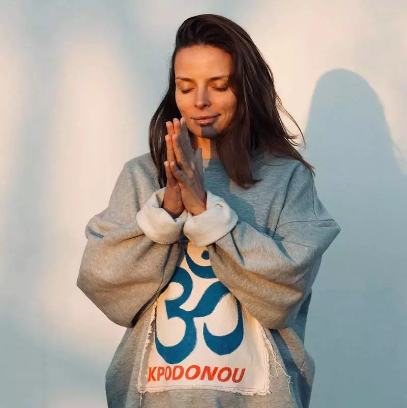 xkponondou_eli.jpg.pagespeed.ic.nVUC3ZeUYn.jpg.webp
