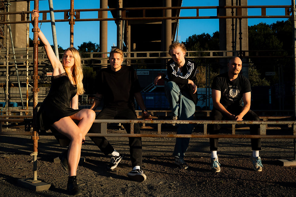 Bläck aug 25 (v2) 15.jpg