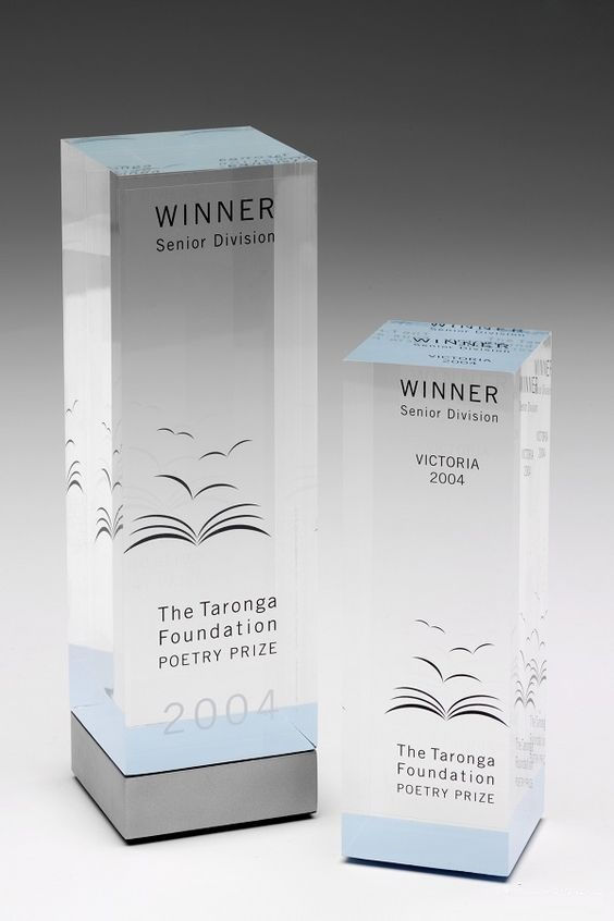 acrylicman middleeast--award-idea