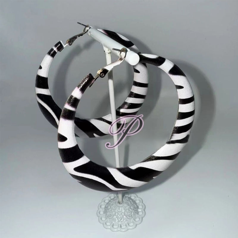 Y2K Jewelry Zebra Striped Geometric Earrings for Women Fashion Cool Punk Sexy Ea