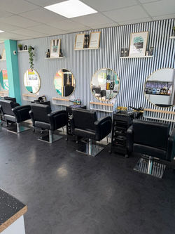 salon-round-mirrors-row-wide
