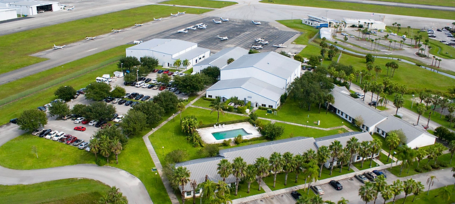 Aviation pilot training on our flying school in Florida, United States.