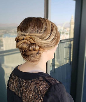 In love with this style!  Simple yet ele