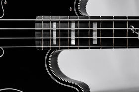 ベース VintageFace MONOSASHI higher Custom '68 Bass Gloss Black SOLD | fernerguitars