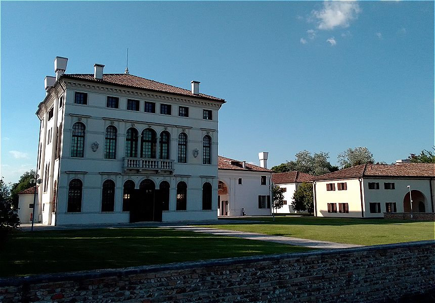 VILLA MINELLI