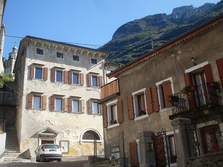 LA PIAZZA DI CASTELLAVAZZO