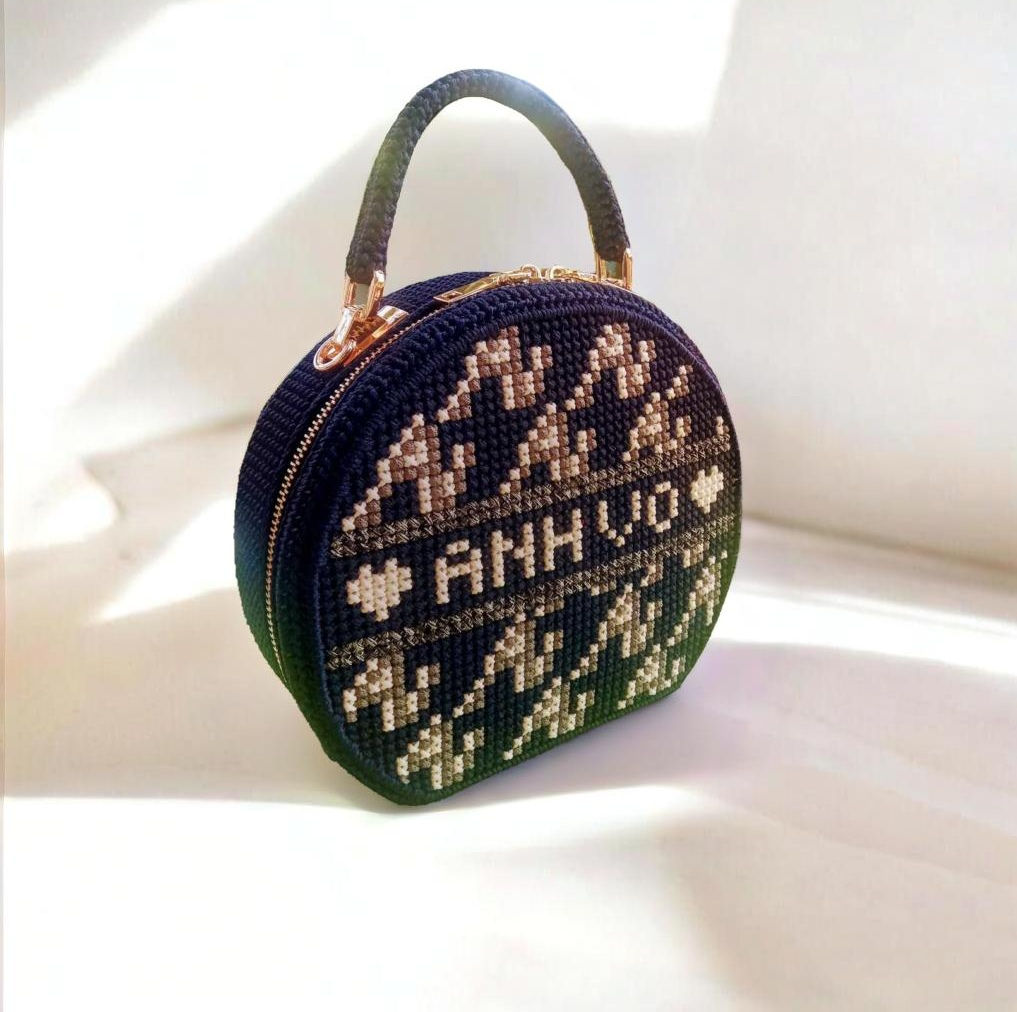 CUSTOMISED ROUND NAVY BAG 
