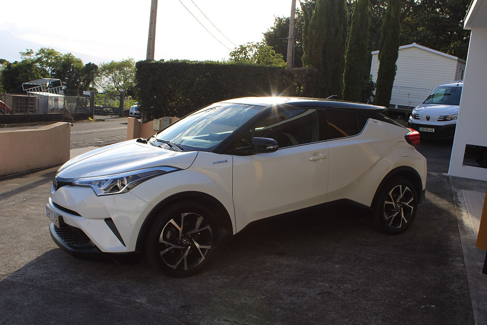 Miniatura: TOYOTA C-HR