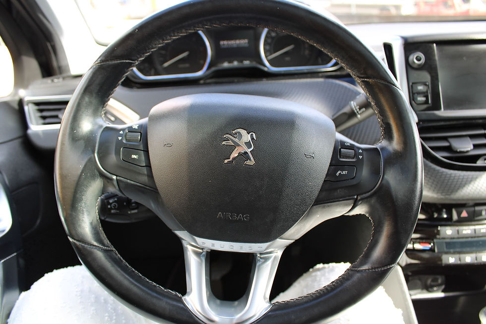 Miniatura: PEUGEOT 2008 ALLURE