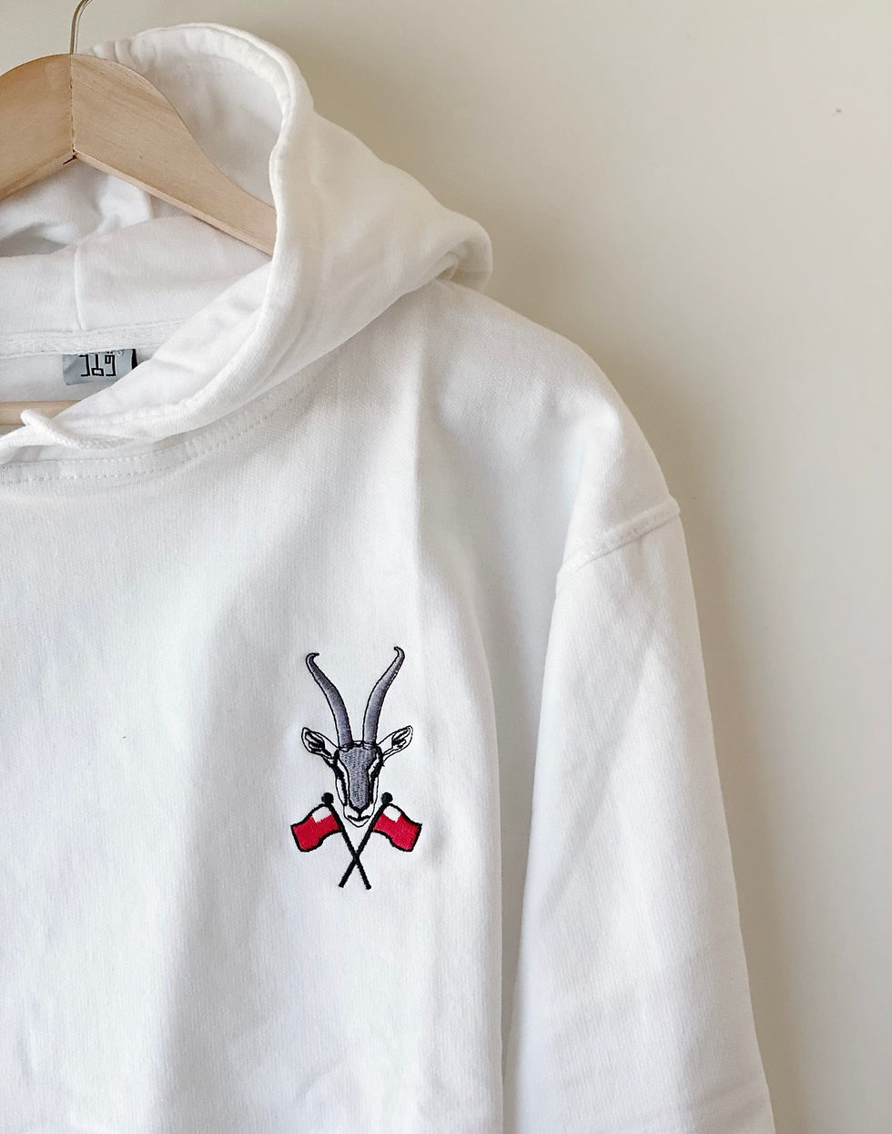 Deer Embroidered Hoodie 02