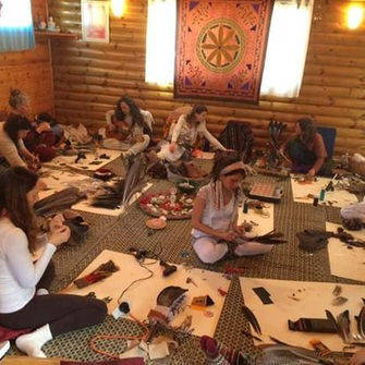 סדנאת הכנת מניפה שמאנית בראש פינה