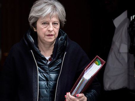 TERESA MAY DICE QUE A LOS CRISTIANOS SE LES DEBE PERMITIR VIVIR SU FE EN PAZ