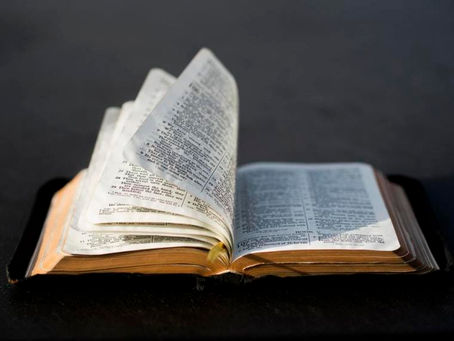 Los beneficios de leer la Biblia en 2020
