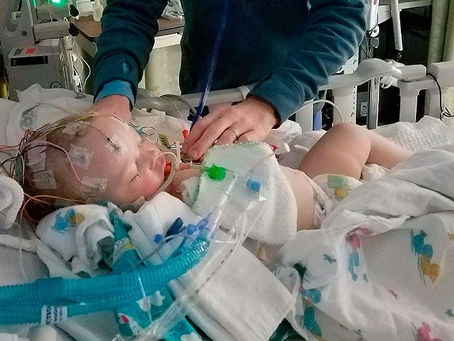 EL PODER DE LA ORACIÓN DE UNOS PADRES REVIVIÓ A SU MENOR HIJO