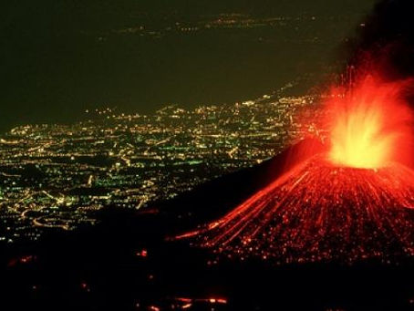 ITALIA. VOLCAN ETNA ENTRA EN ERUPCION