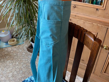 Make a Yoga Bag from a Pair of Trousers