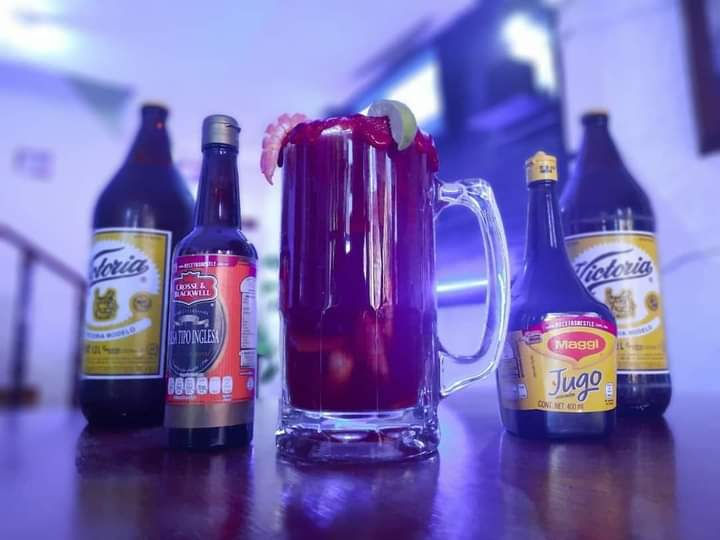 Michelada con camarón