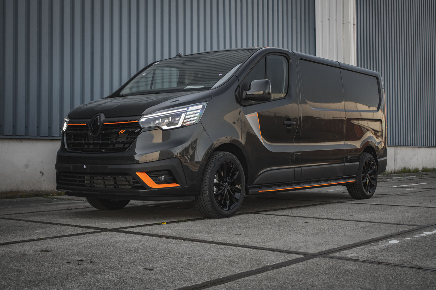 Renault Trafic Dynamic - zwart