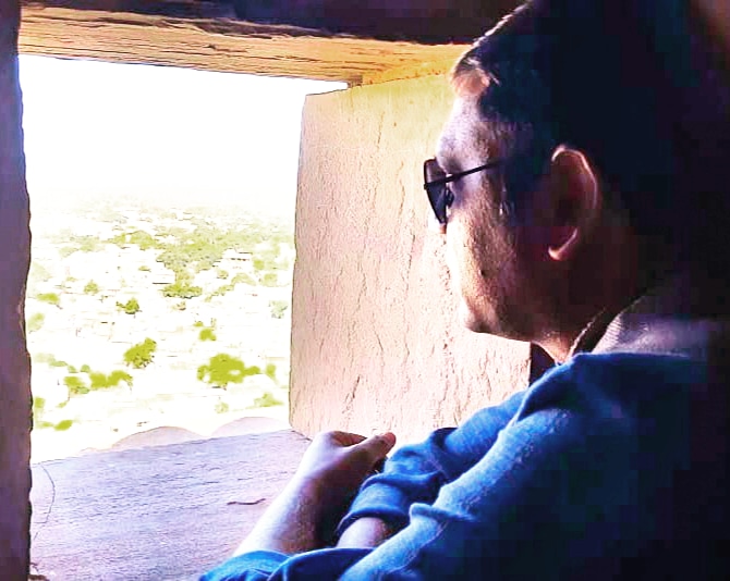 Writer: Ghumakkad Kapil Kumar