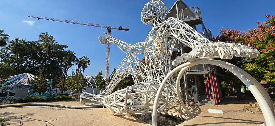 clore-garden-of-science-monumental-wireframe-steel-sculpture-jeka-arch-tower.jpg