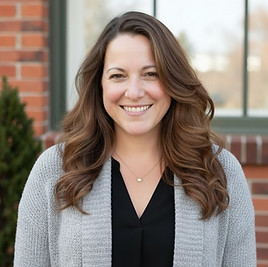 headshot photo of Samia smiling at camera