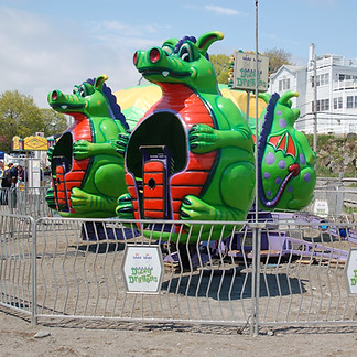 Dizzy Dragon ride