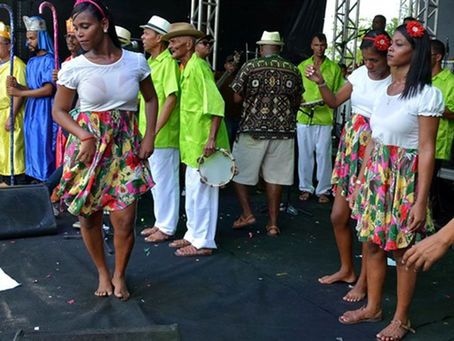 O Samba que Move a Fé: Crônica de um Reisado