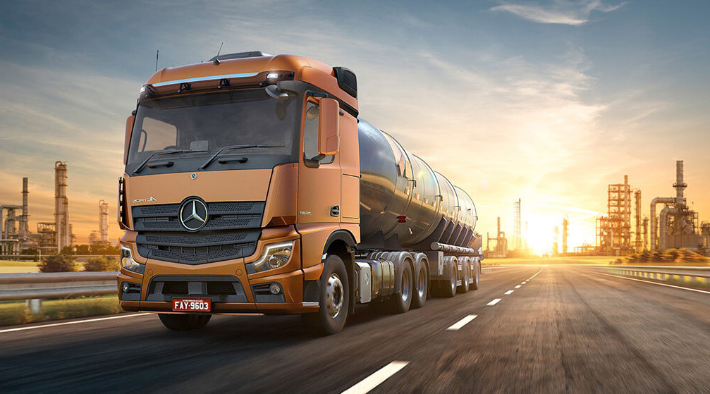 Mercedes_Trucks2_1.jpg