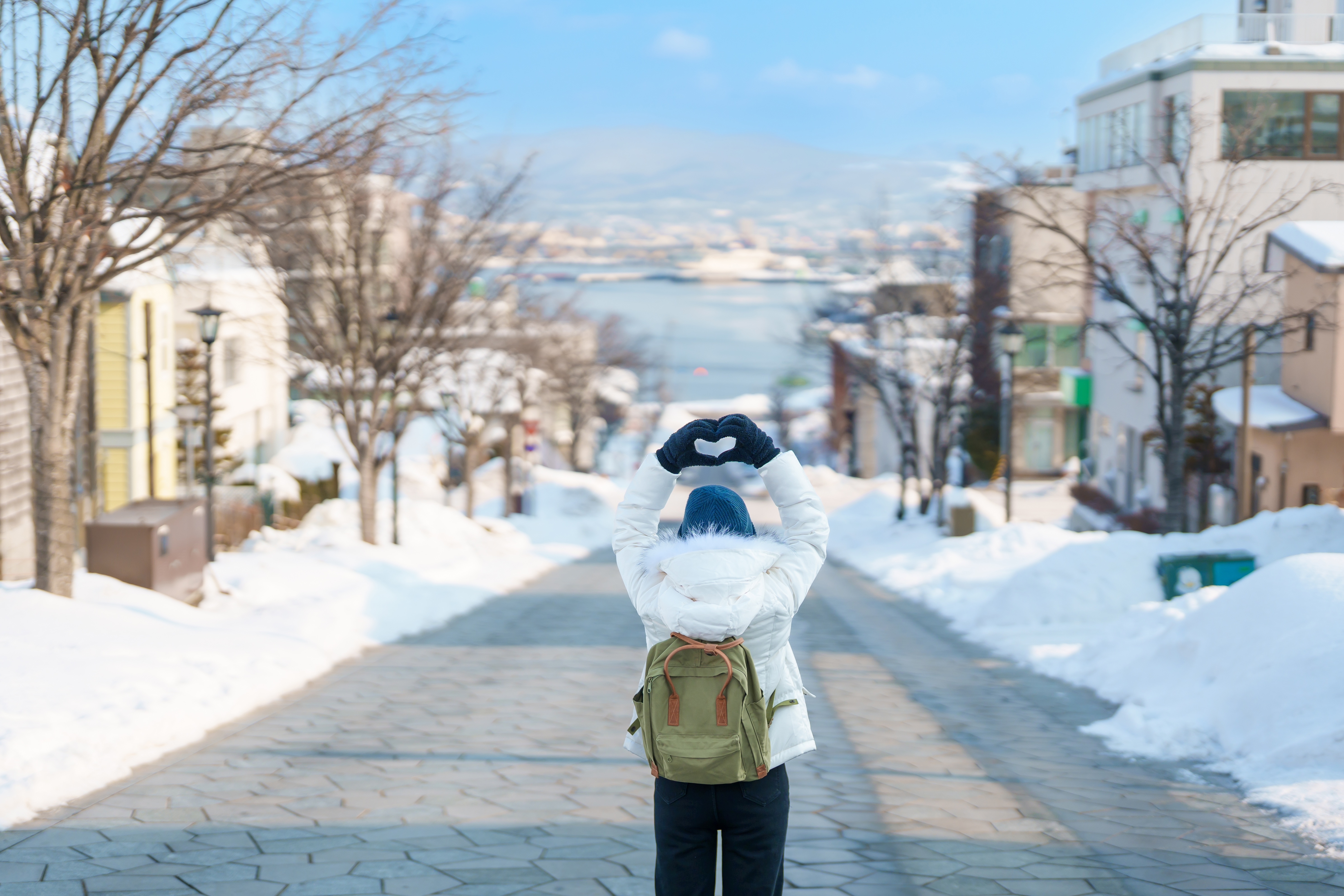 直接從機場搭 JBL 高速巴士，可以輕鬆抵達北海道最著名的溫泉鄉。