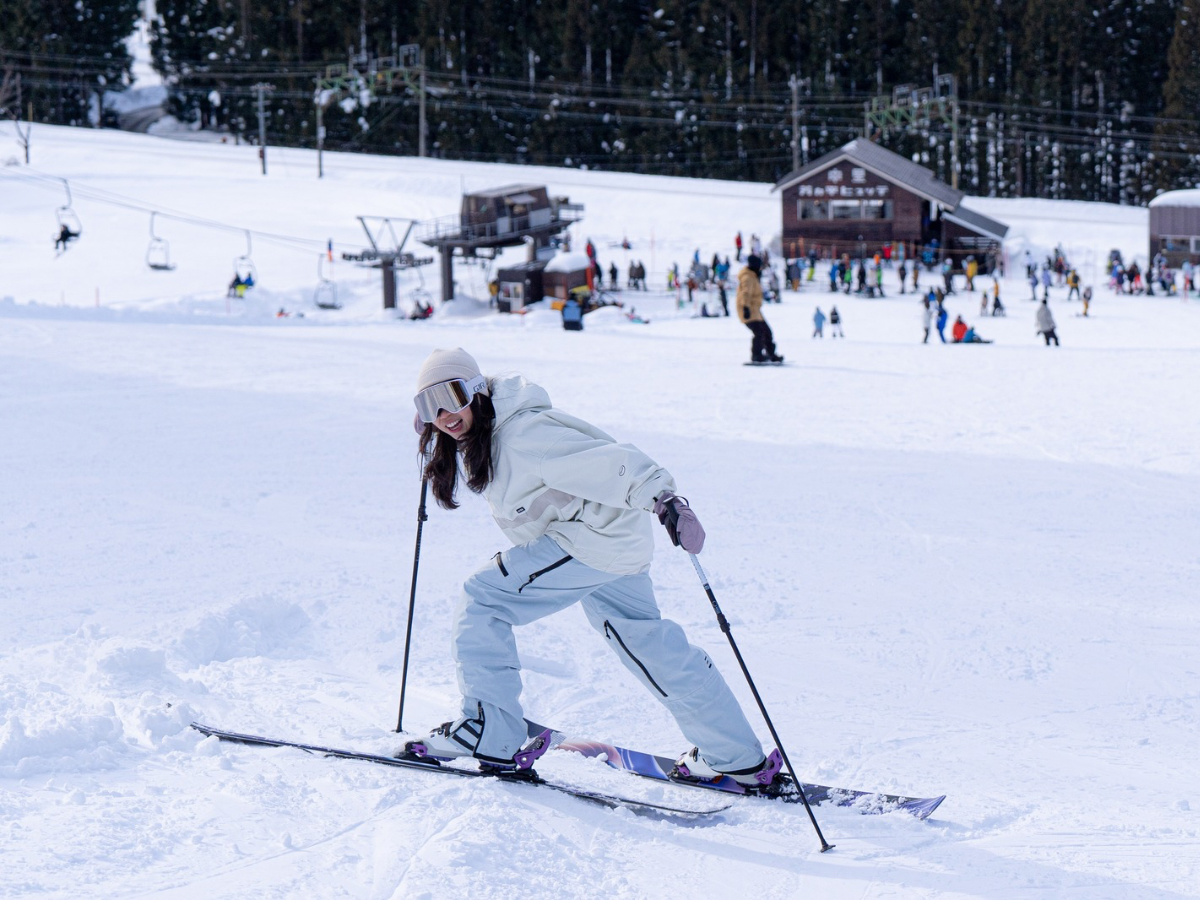 越後湯澤開心地滑雙板照