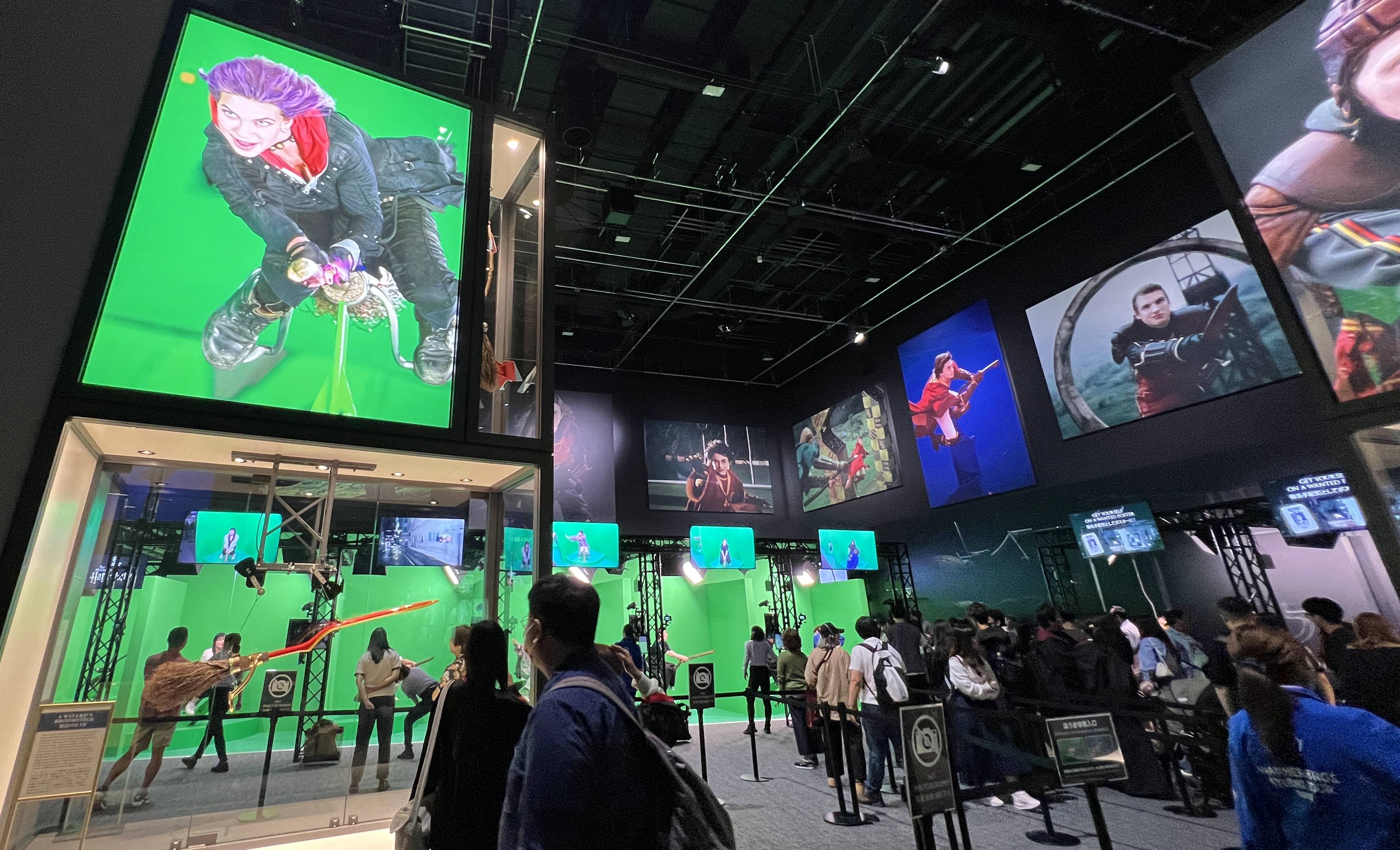 騎掃把互動場景