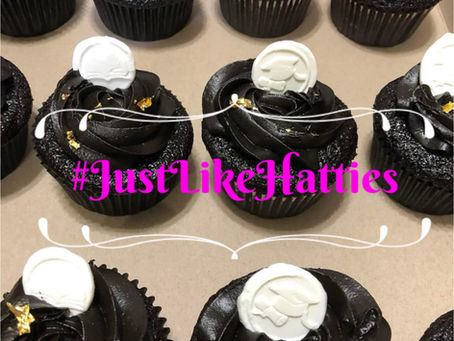 Black, White, and Gold Graduation Cupcakes