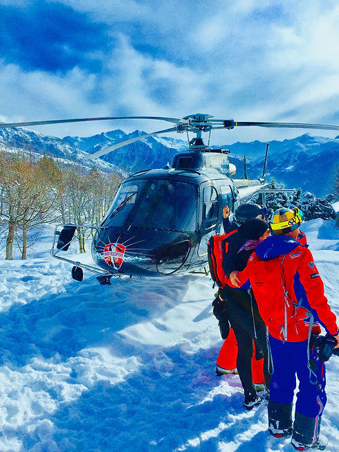 Reprise. deskieur en hélicoptère