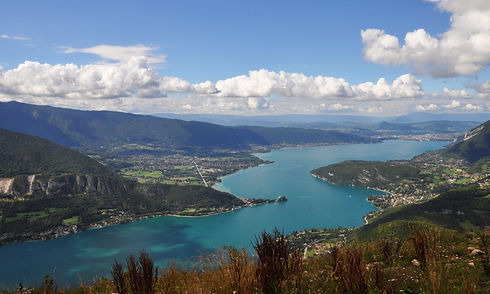 Survol du lac d'Annecy