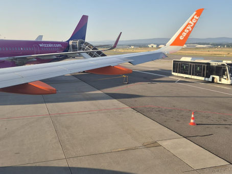 Blick aus einem easyJet-Flieger am EuroAirport