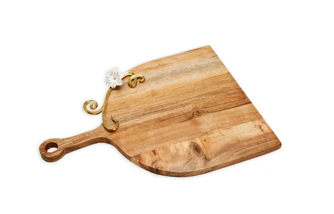 Planche en bois avec motif floral 