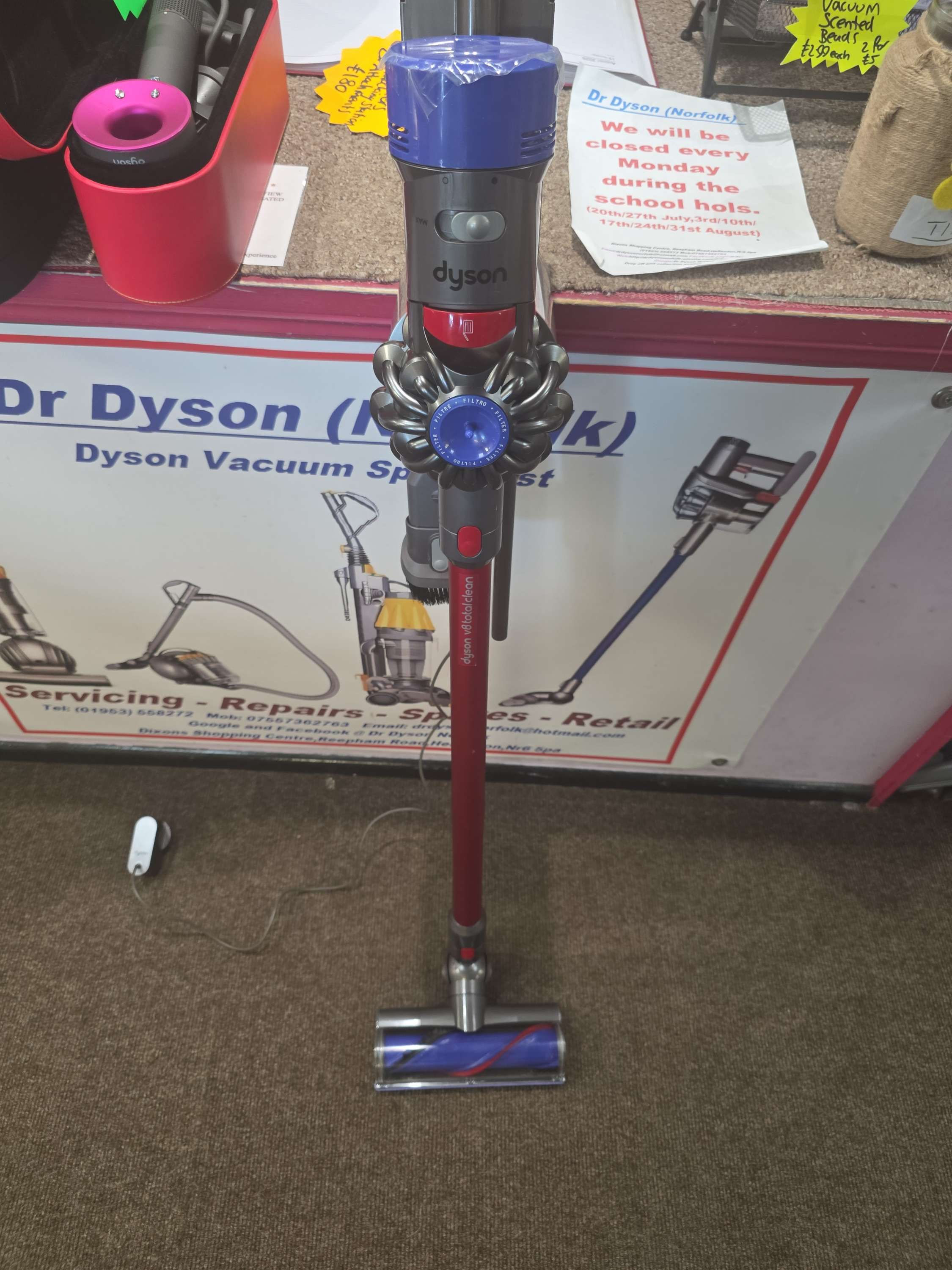 Dyson V8 Handheld Cordless Vacuum Cleaner