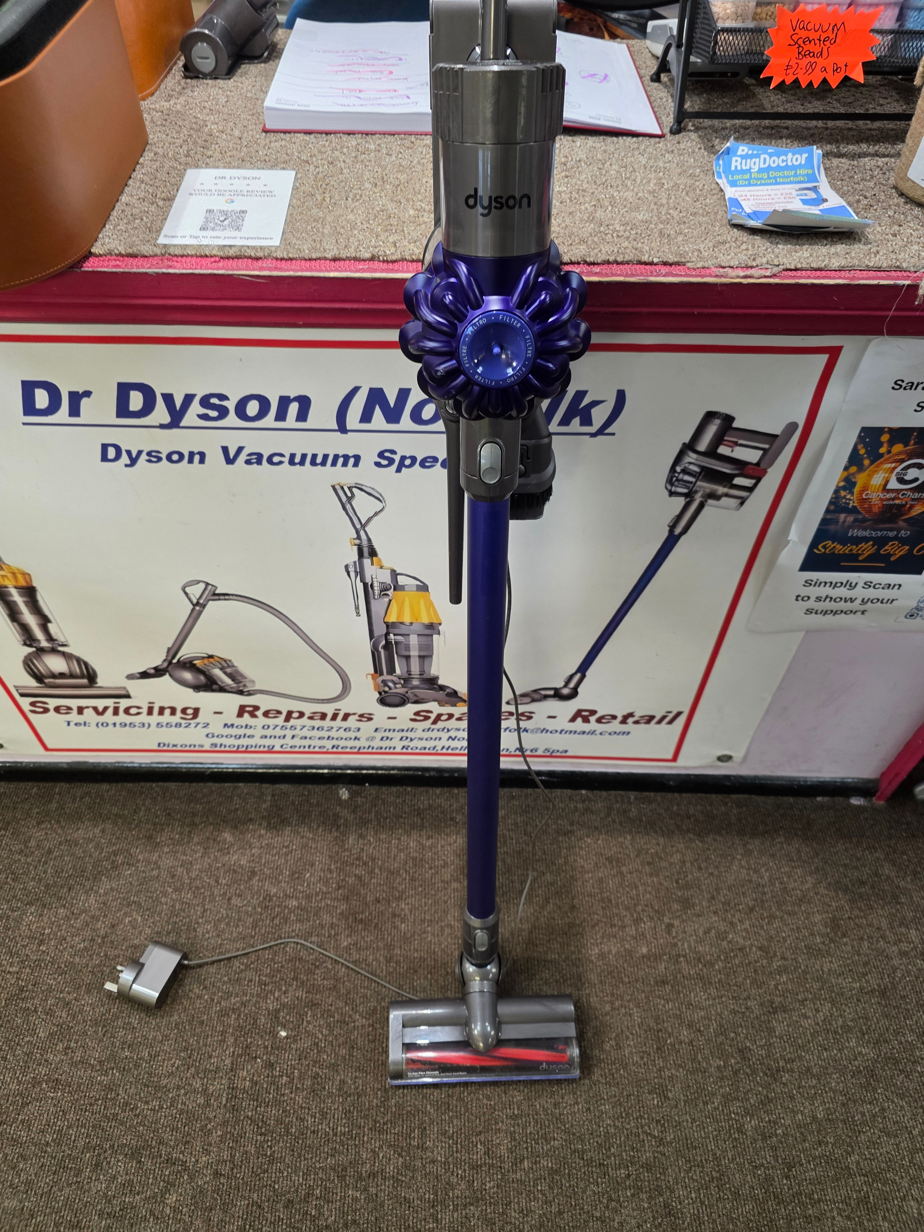Dyson V6 Handheld Cordless Vacuum Cleaner