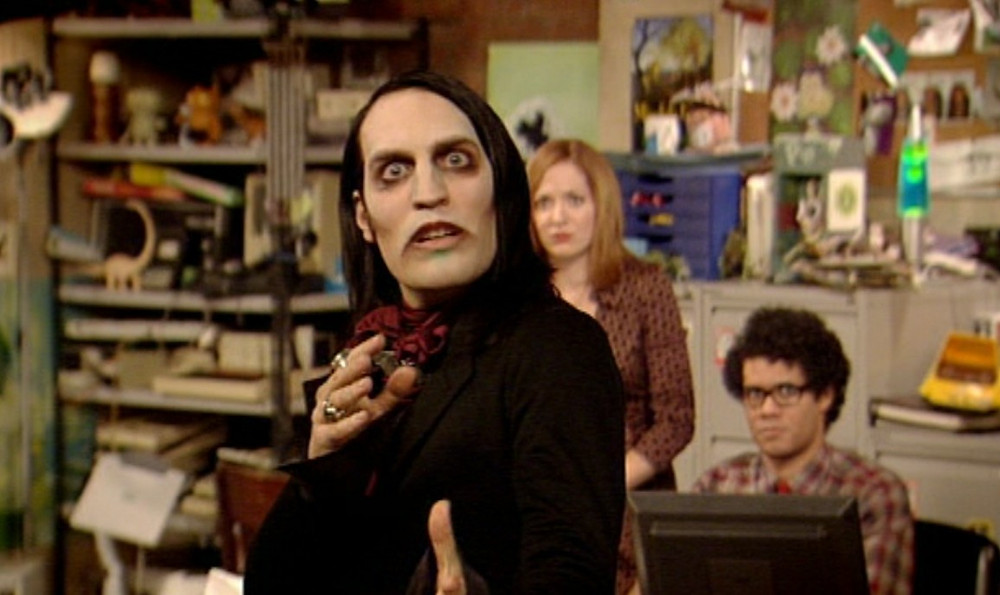 Noel Fielding hosting Bake Off