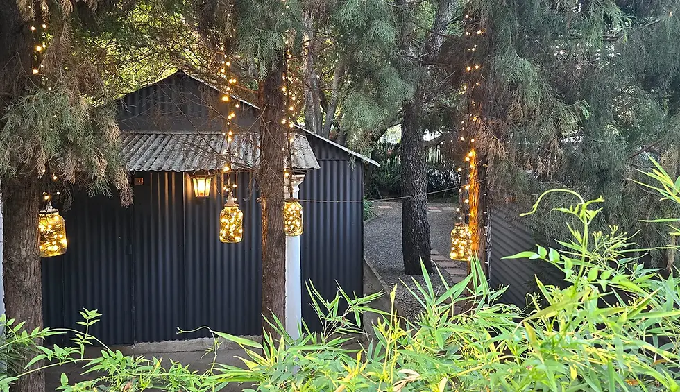 De Haven oost Wedding Venue honeymoon suite outside light.webp