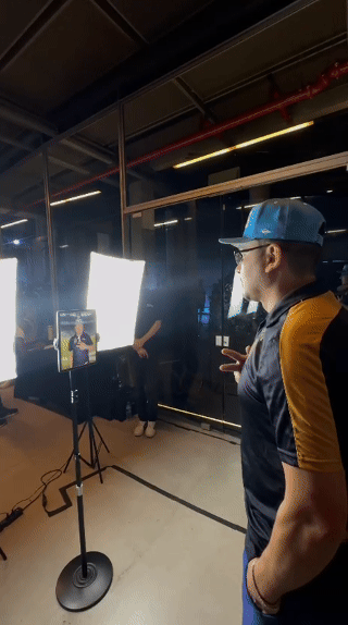 Ativação da SABESP no Museu do Futebol, desenvolvida pela Phygital Solutions para a Dream Factory, transformou visitantes em figurinhas personalizadas inspiradas nos álbuns de Copa.